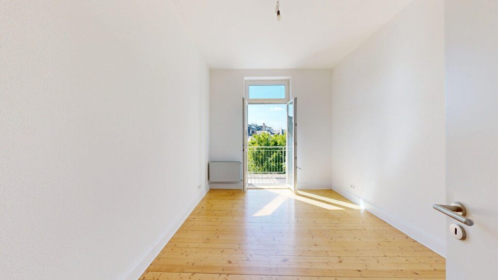 Frankfurt am Main - Sofort einziehen im Nordend: 3-Zimmer-Altbau mit Balkon und Skylineblick