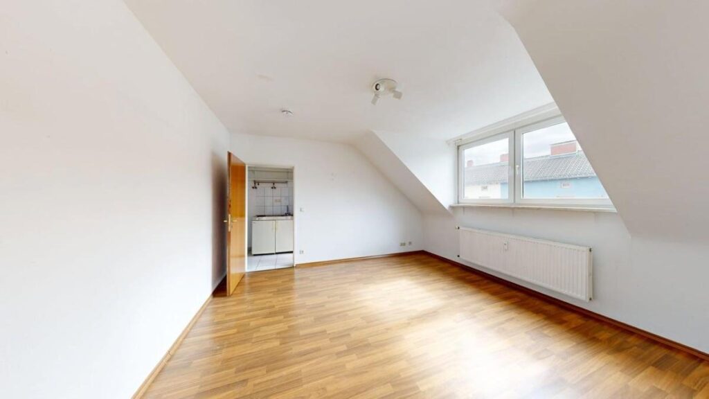Frankfurt - Charmantes Dachgeschoss-Apartment in Toplage von Alt-Sachsenhausen